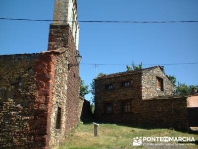 Pueblo rojo Serracín; senderismo organizado; viajes senderismo madrid